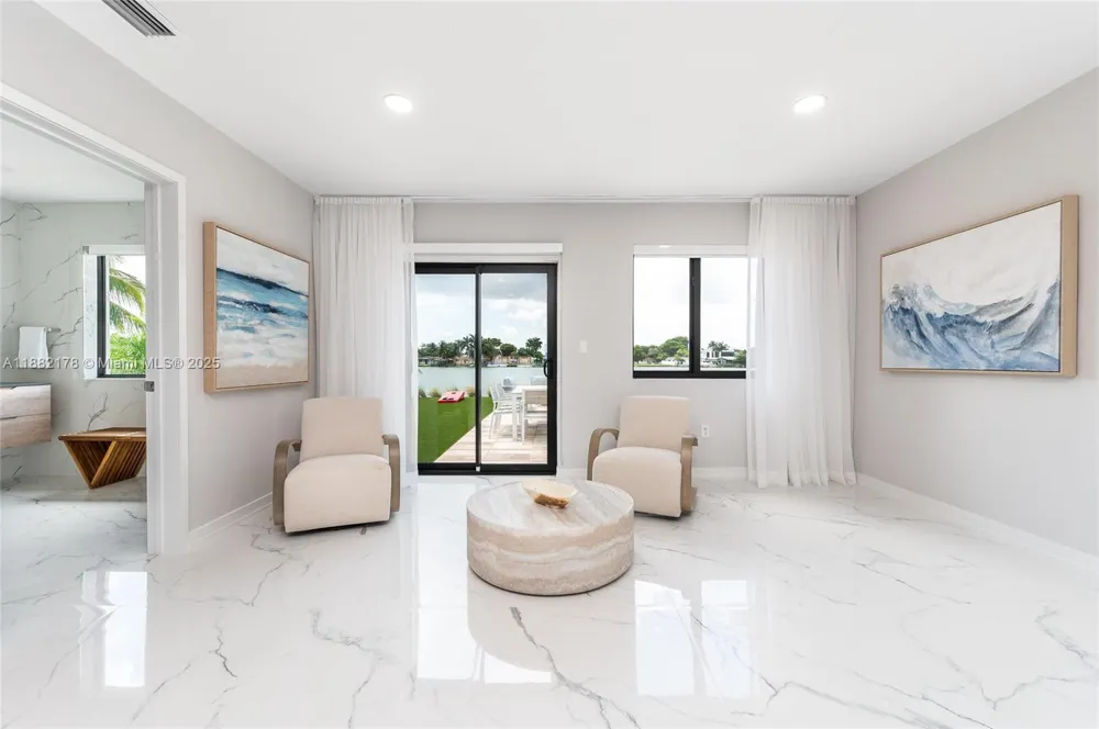 21230 NE 25th Ct Miami, FL 33180