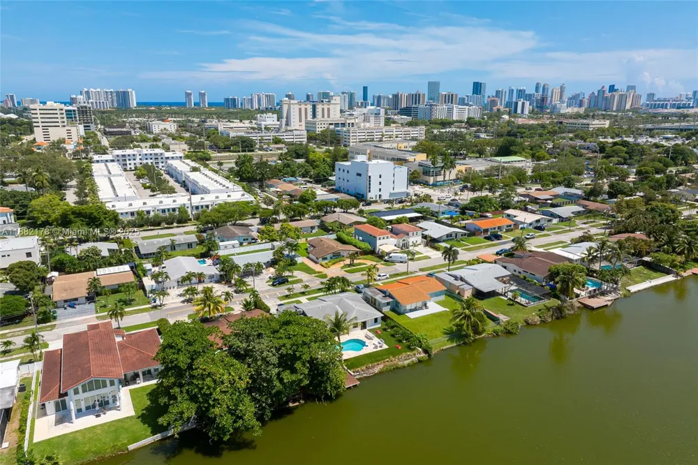 21230 NE 25th Ct Miami, FL 33180