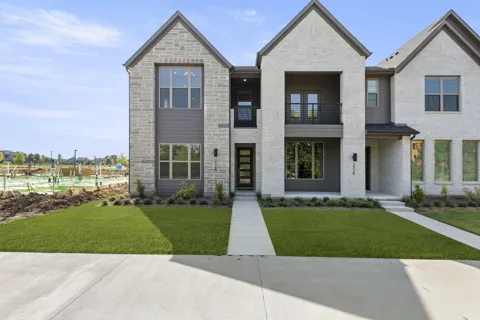 2526 Campden Mews