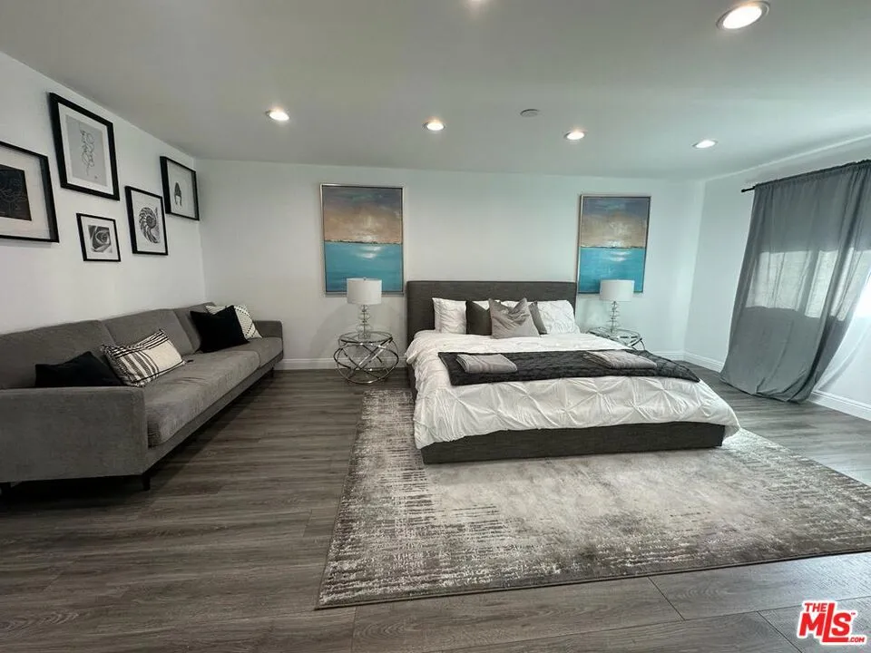 5757 Agnes Avenue North Hollywood, CA 91607