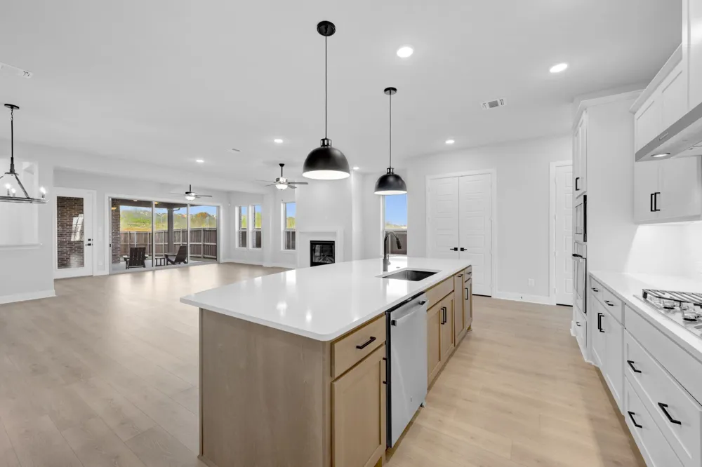 2085 Pine Grove Lane Arlington, TX 76005