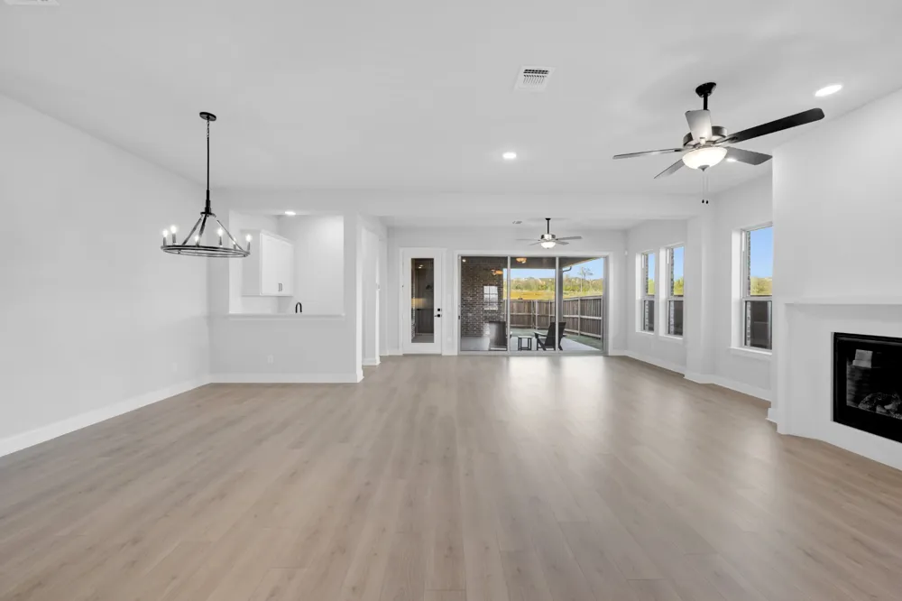 2085 Pine Grove Lane Arlington, TX 76005