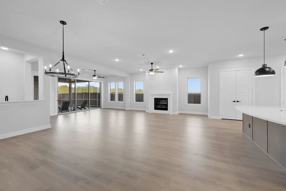 2085 Pine Grove Lane Arlington, TX 76005