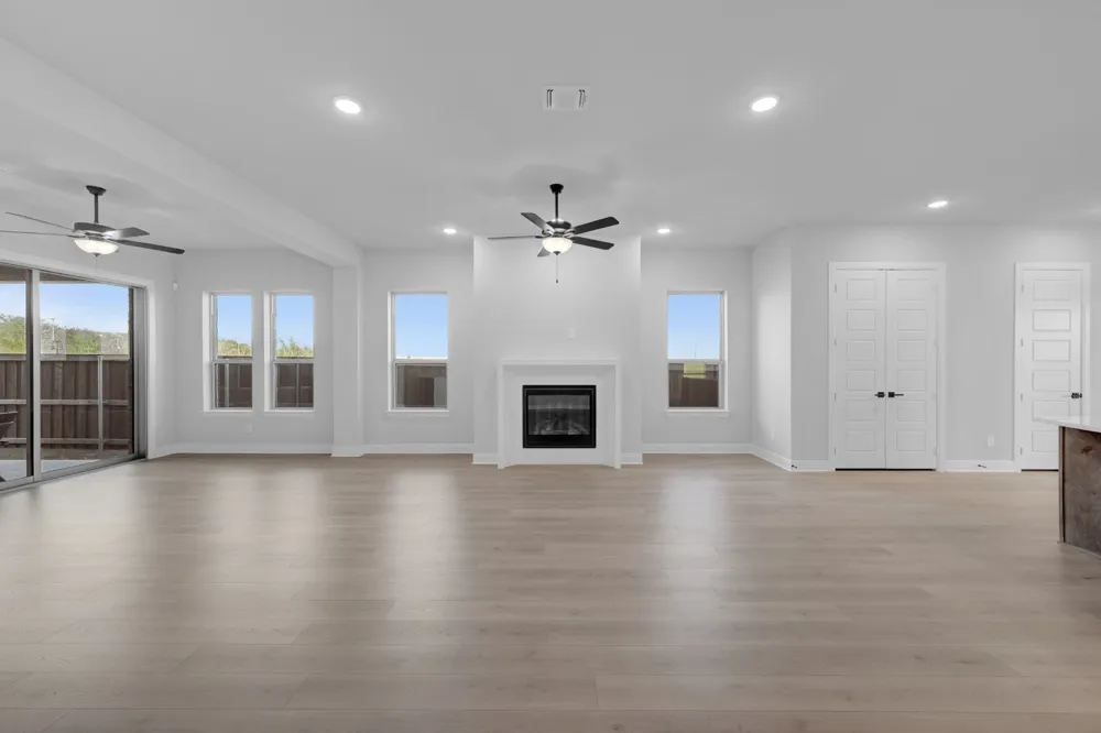 2085 Pine Grove Lane Arlington, TX 76005