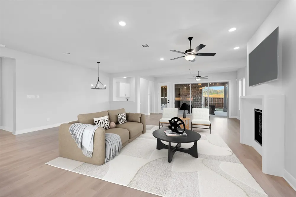2085 Pine Grove Lane Arlington, TX 76005