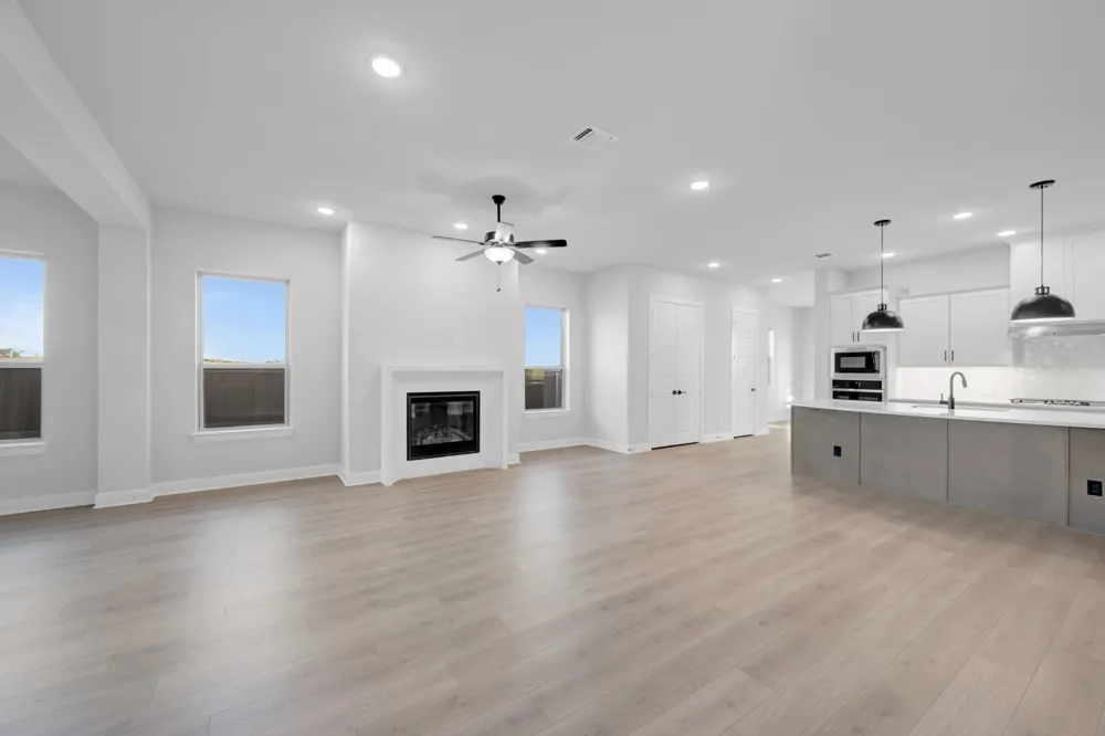 2085 Pine Grove Lane Arlington, TX 76005