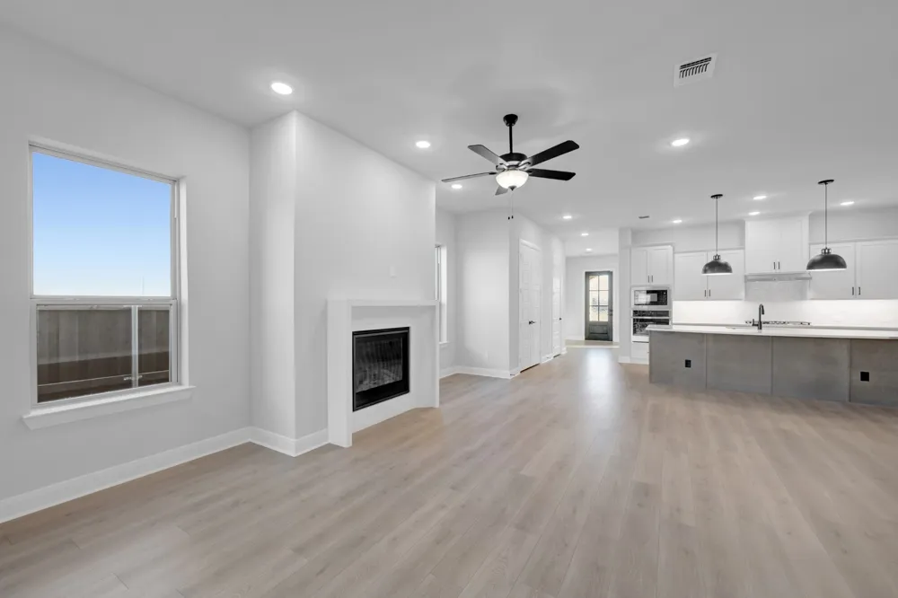 2085 Pine Grove Lane Arlington, TX 76005
