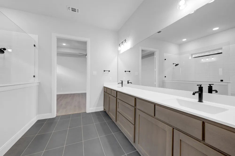 2085 Pine Grove Lane Arlington, TX 76005
