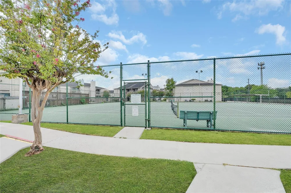 3919 Fairmont Parkway #236 Pasadena, TX 77504
