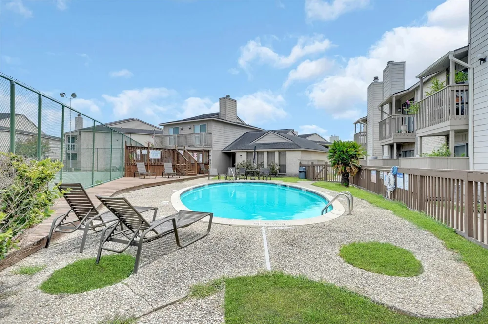 3919 Fairmont Parkway #236 Pasadena, TX 77504
