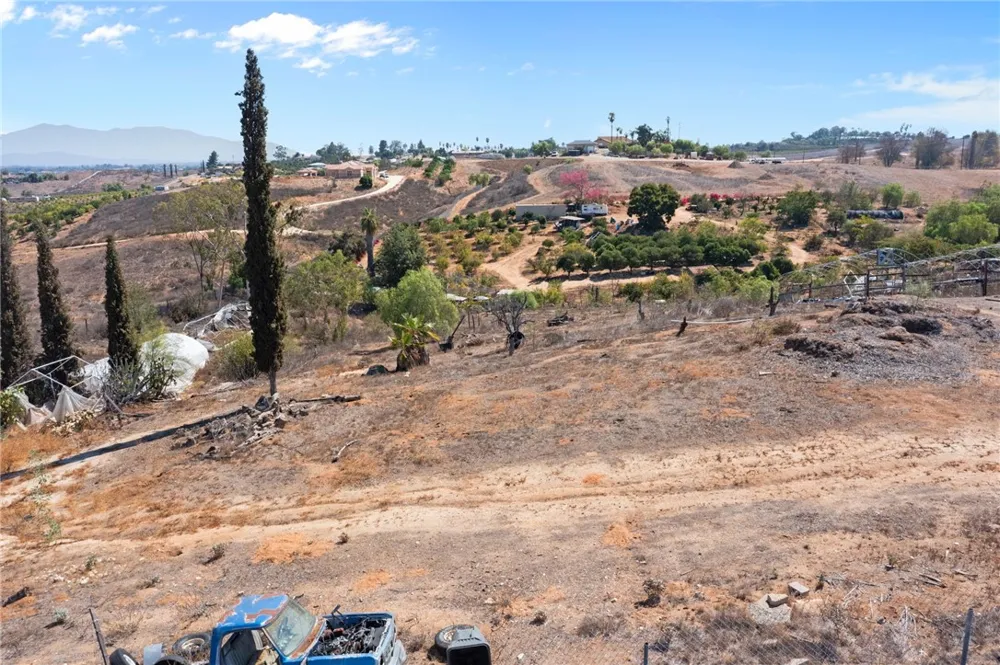 14350 BLACKBURN ROAD Lake Mathews, CA 92503