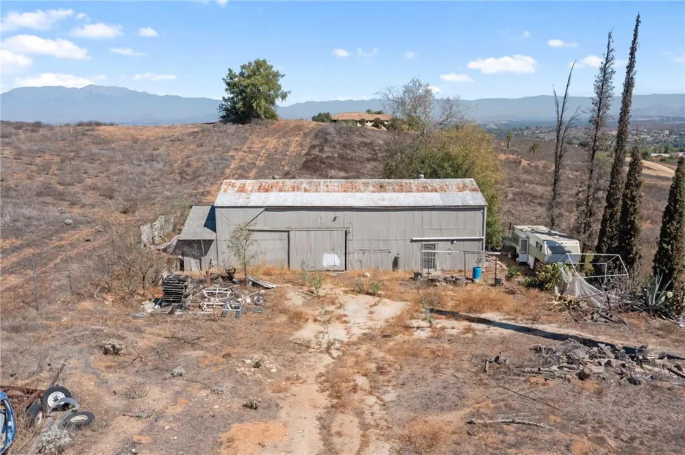 14350 BLACKBURN ROAD Lake Mathews, CA 92503