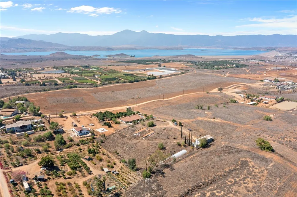 14350 BLACKBURN ROAD Lake Mathews, CA 92503