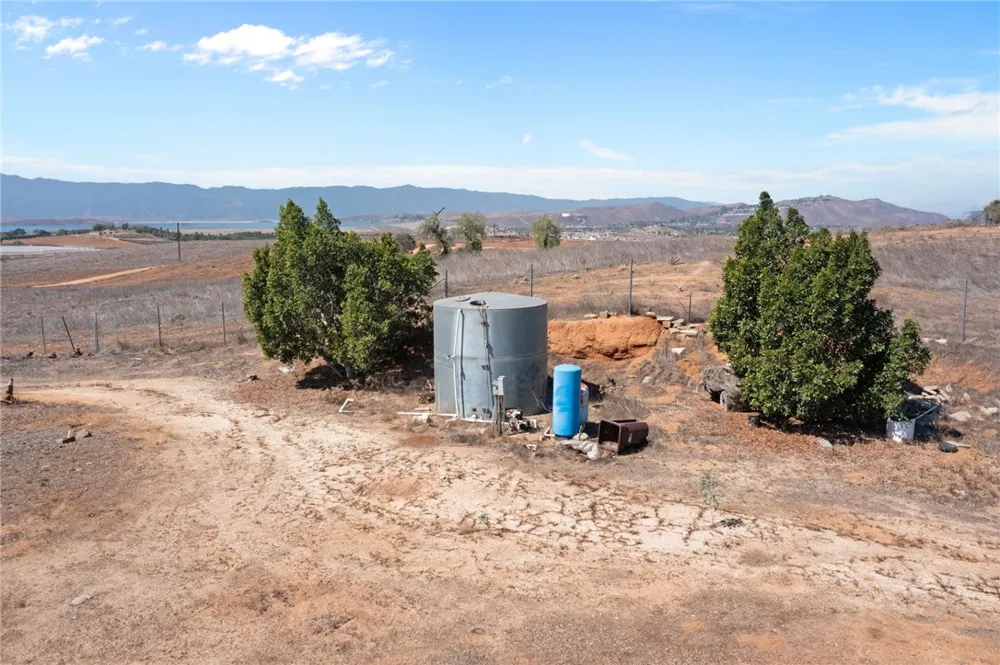 14350 BLACKBURN ROAD Lake Mathews, CA 92503