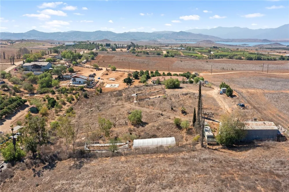 14350 BLACKBURN ROAD Lake Mathews, CA 92503
