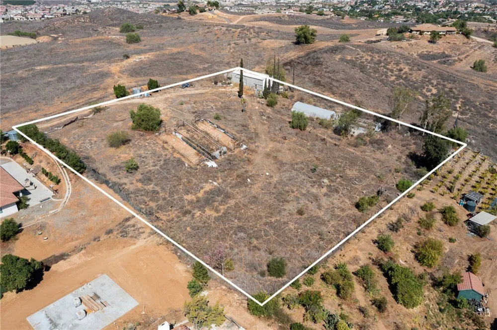 14350 BLACKBURN ROAD Lake Mathews, CA 92503