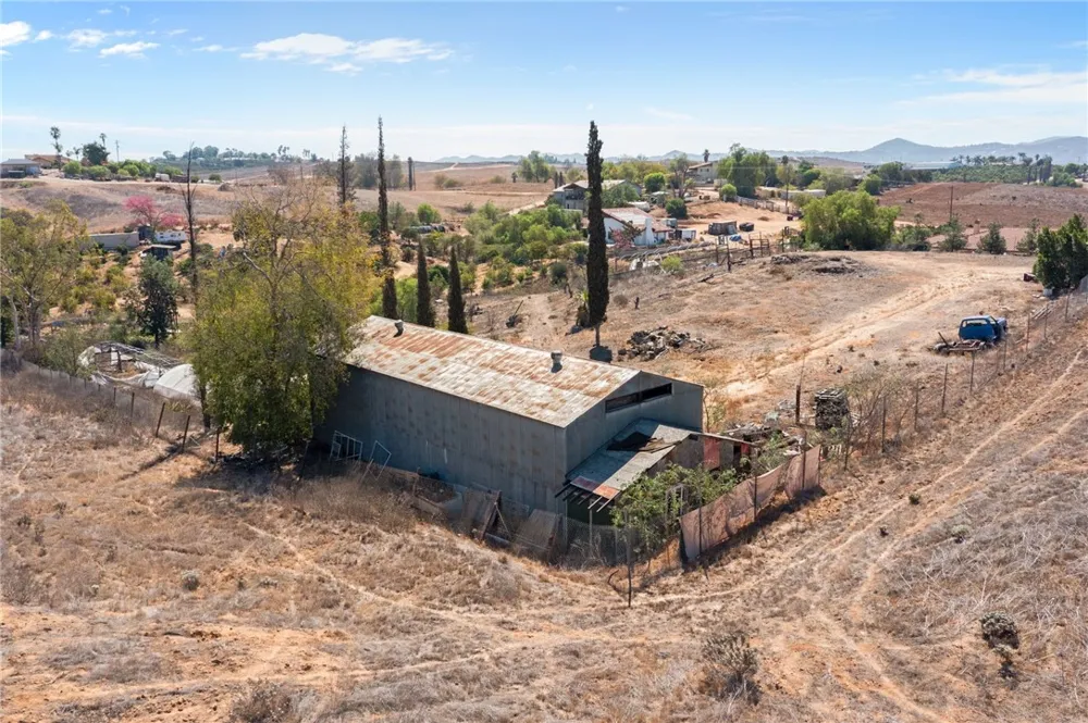 14350 BLACKBURN ROAD Lake Mathews, CA 92503