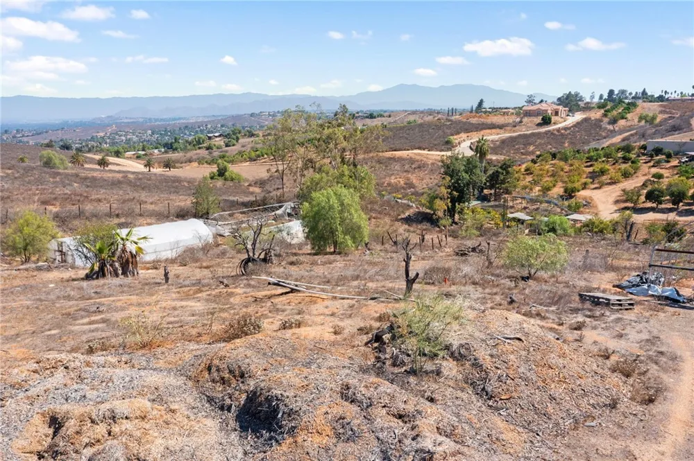 14350 BLACKBURN ROAD Lake Mathews, CA 92503