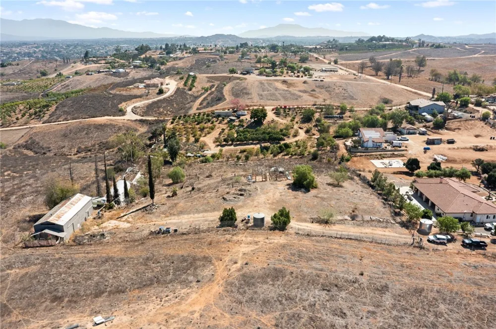 14350 BLACKBURN ROAD Lake Mathews, CA 92503