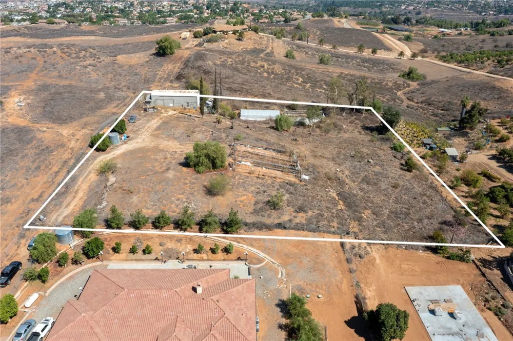14350 BLACKBURN ROAD Lake Mathews, CA 92503