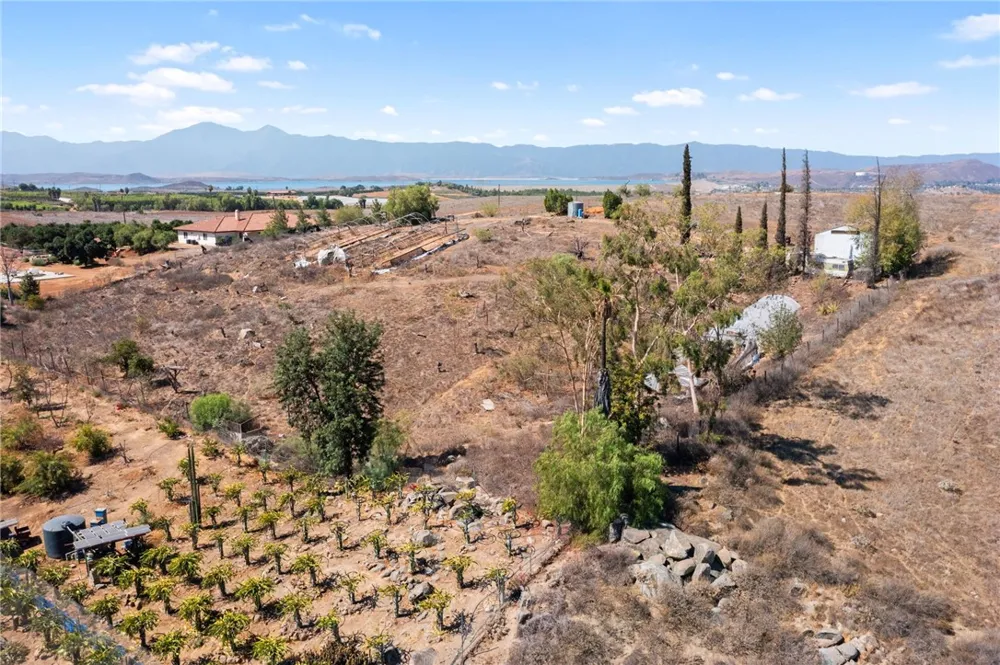 14350 BLACKBURN ROAD Lake Mathews, CA 92503