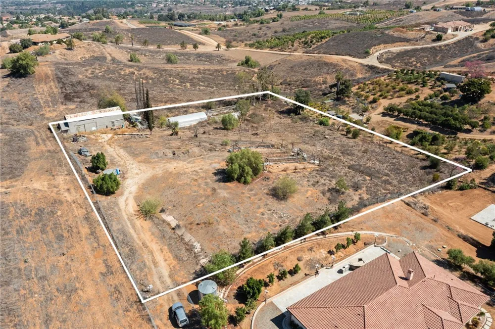 14350 BLACKBURN ROAD Lake Mathews, CA 92503