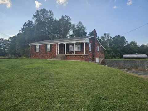 1077 Rock Ave