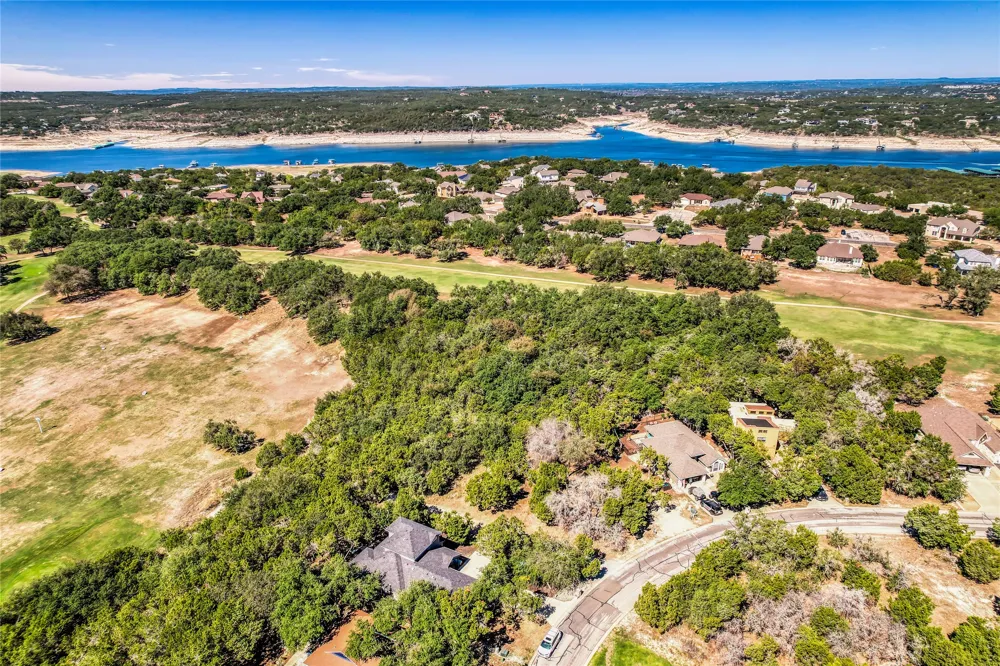 18620 Champions Circle Point Venture, TX 78645