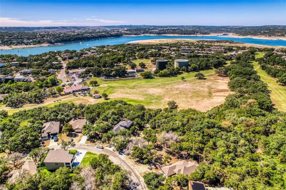 18620 Champions Circle Point Venture, TX 78645