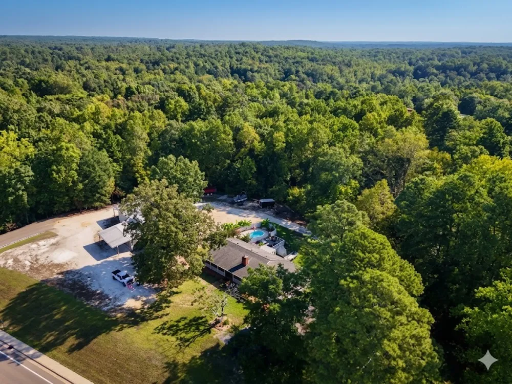 1870 N Market St Paris, TN 38242
