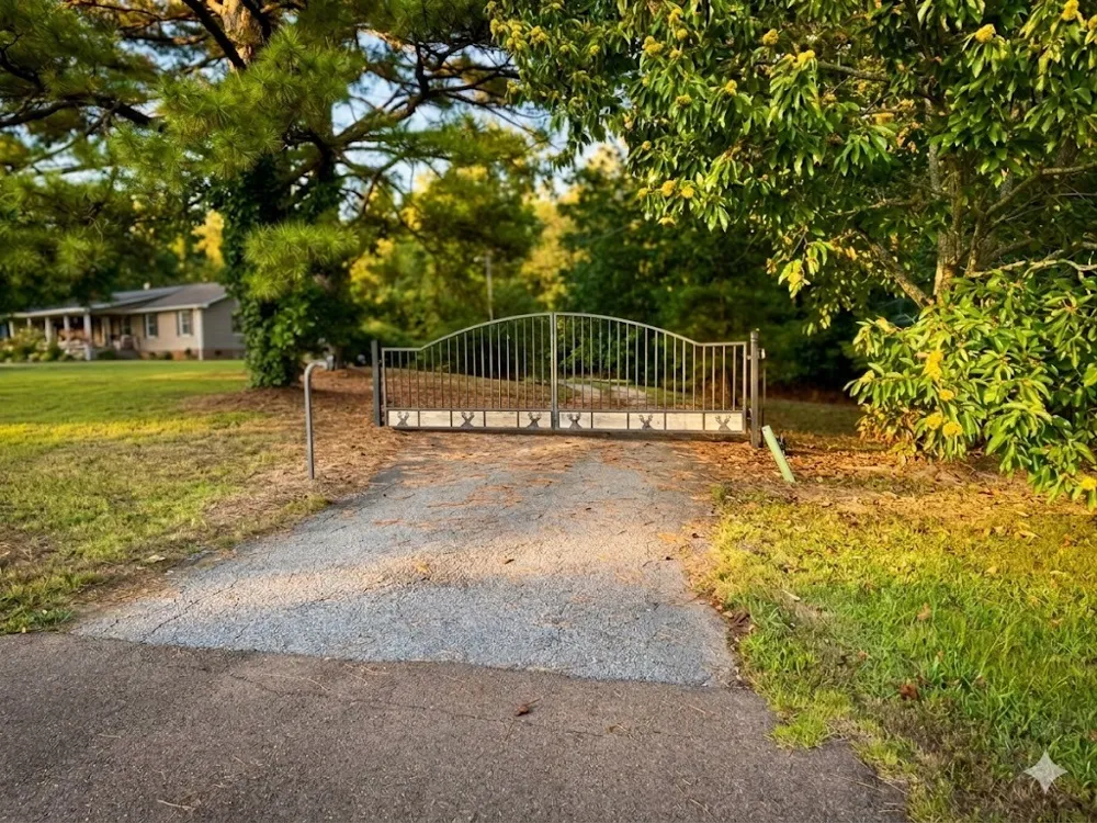 1870 N Market St Paris, TN 38242