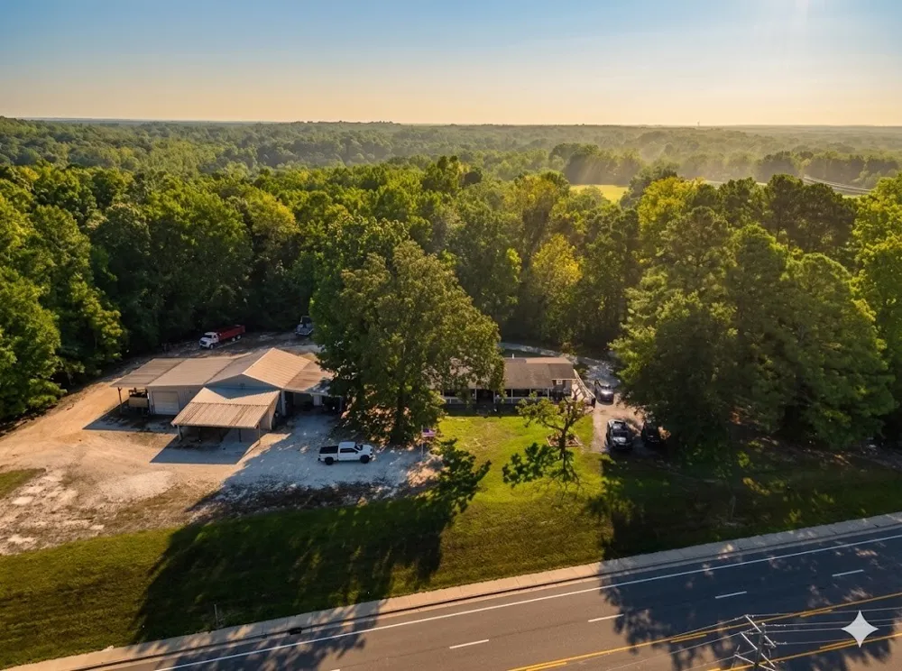 1870 N Market St Paris, TN 38242