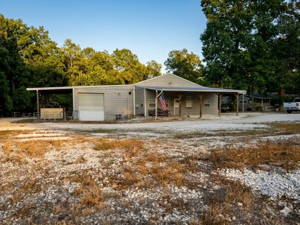 1870 N Market St Paris, TN 38242