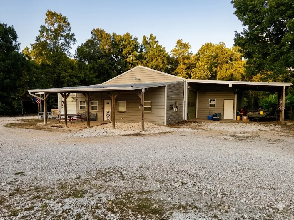 1870 N Market St Paris, TN 38242