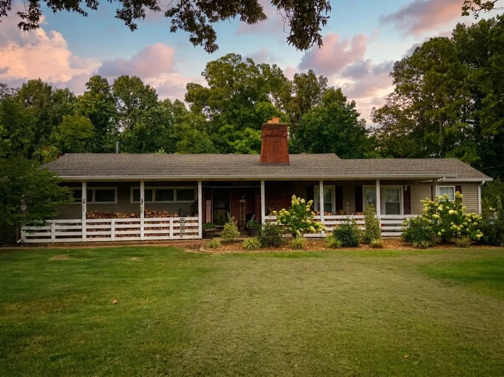 1870 N Market St Paris, TN 38242