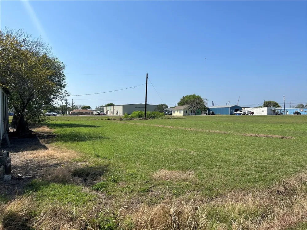 623 Commerce Street Portland, TX 78374