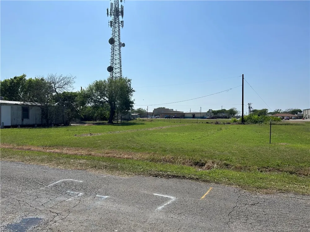 623 Commerce Street Portland, TX 78374