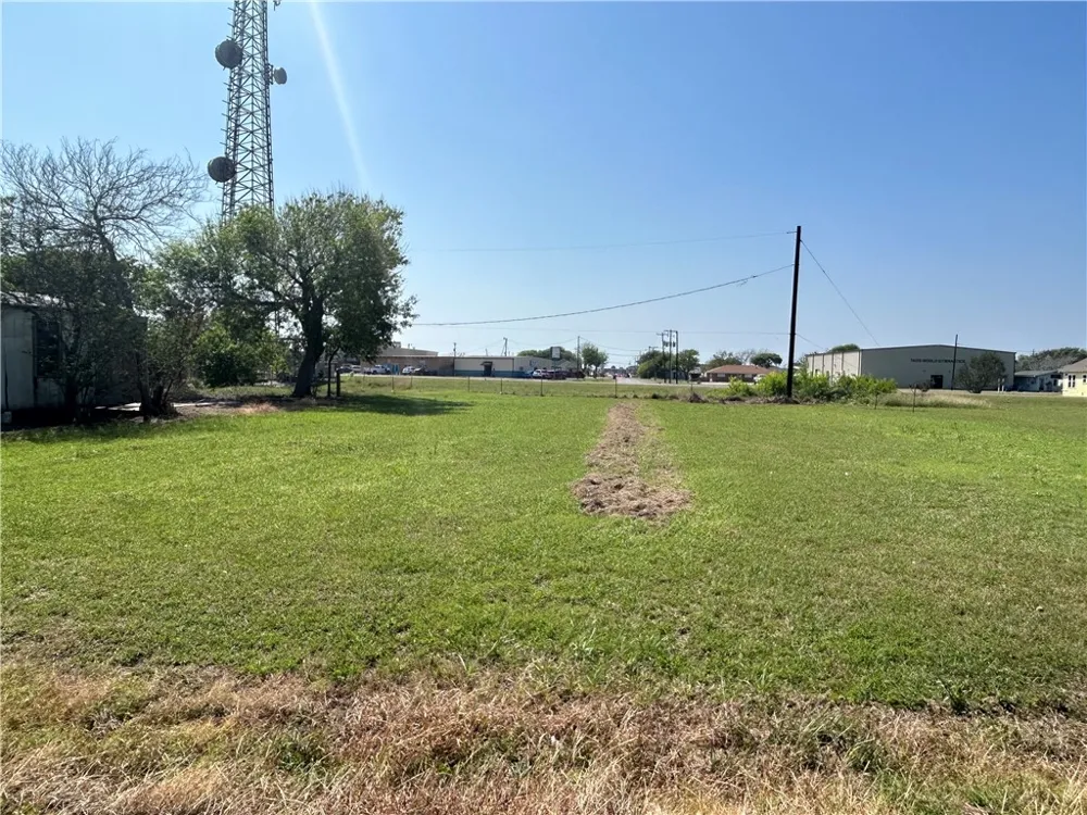 623 Commerce Street Portland, TX 78374