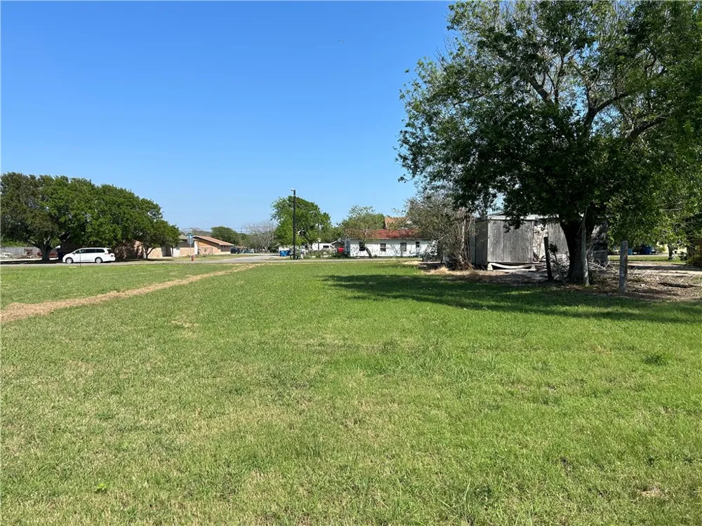623 Commerce Street Portland, TX 78374