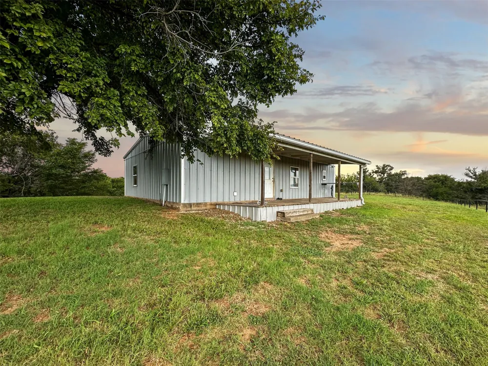 6977 E FM 171 Byers, TX 76357