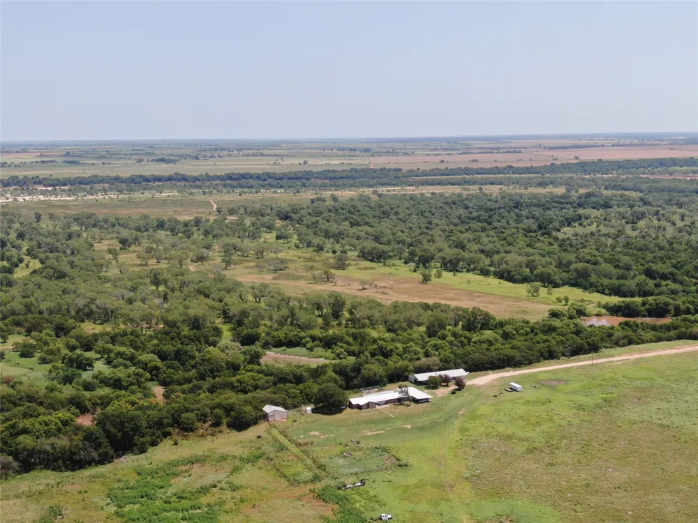 6977 E FM 171 Byers, TX 76357