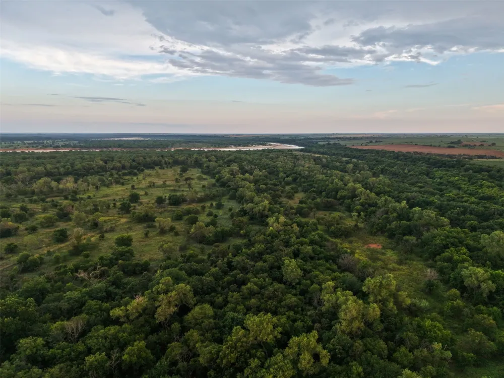 6977 E FM 171 Byers, TX 76357