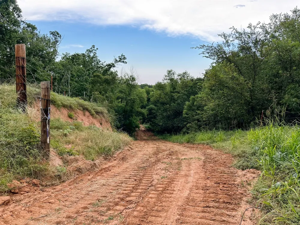 6977 E FM 171 Byers, TX 76357