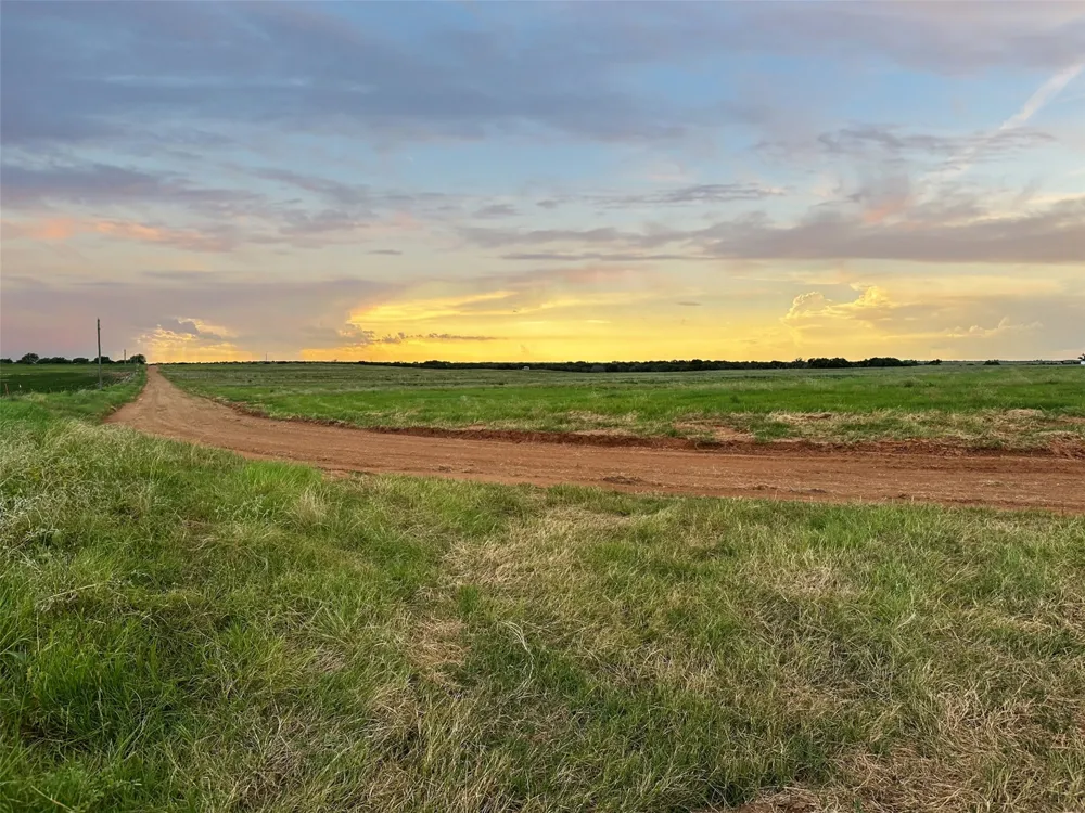6977 E FM 171 Byers, TX 76357