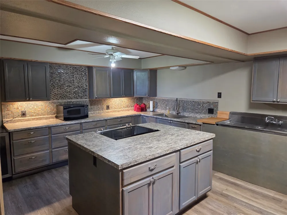 6977 E FM 171 Byers, TX 76357