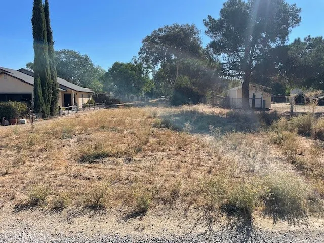 286 1st Shandon, CA 93461
