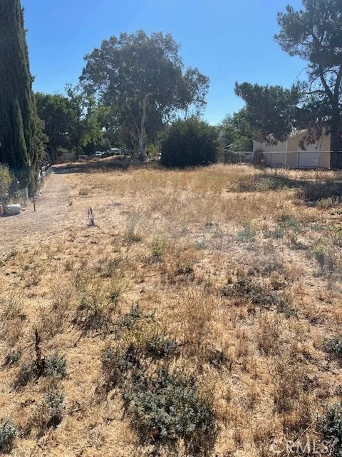 286 1st Shandon, CA 93461