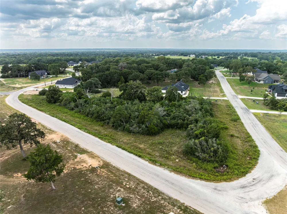 469 S Garrett Circle Bellville, TX 77418