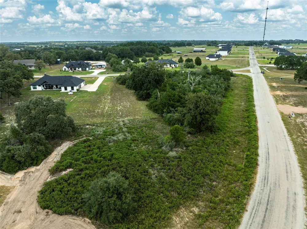 469 S Garrett Circle Bellville, TX 77418