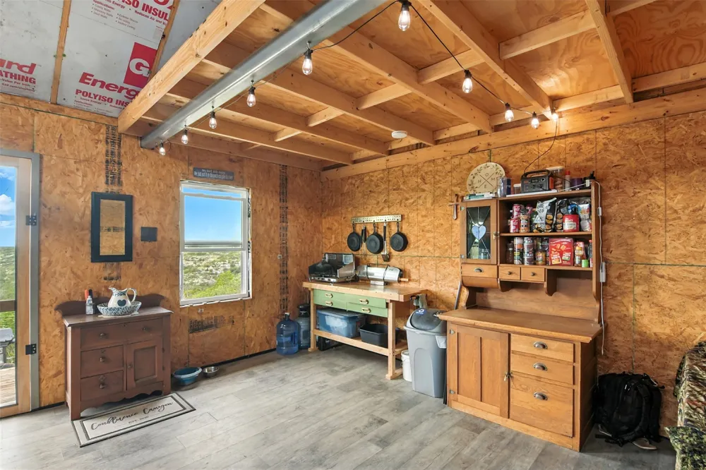1922 SD 65071 Rocksprings, TX 78880